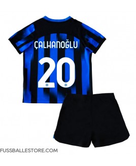 Günstige Inter Milan Hakan Calhanoglu #20 Heimtrikotsatz Kinder 2023-24 Kurzarm (+ Kurze Hosen)